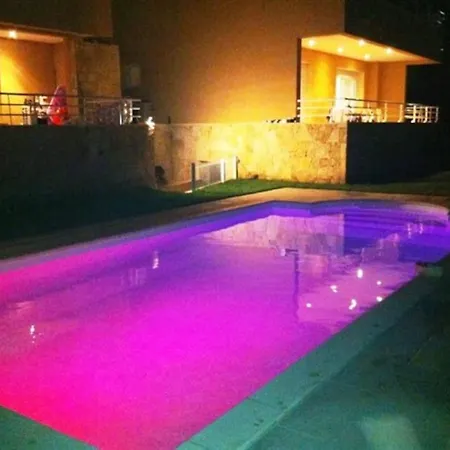Grand T4 - Piscine - Vue Feerique *